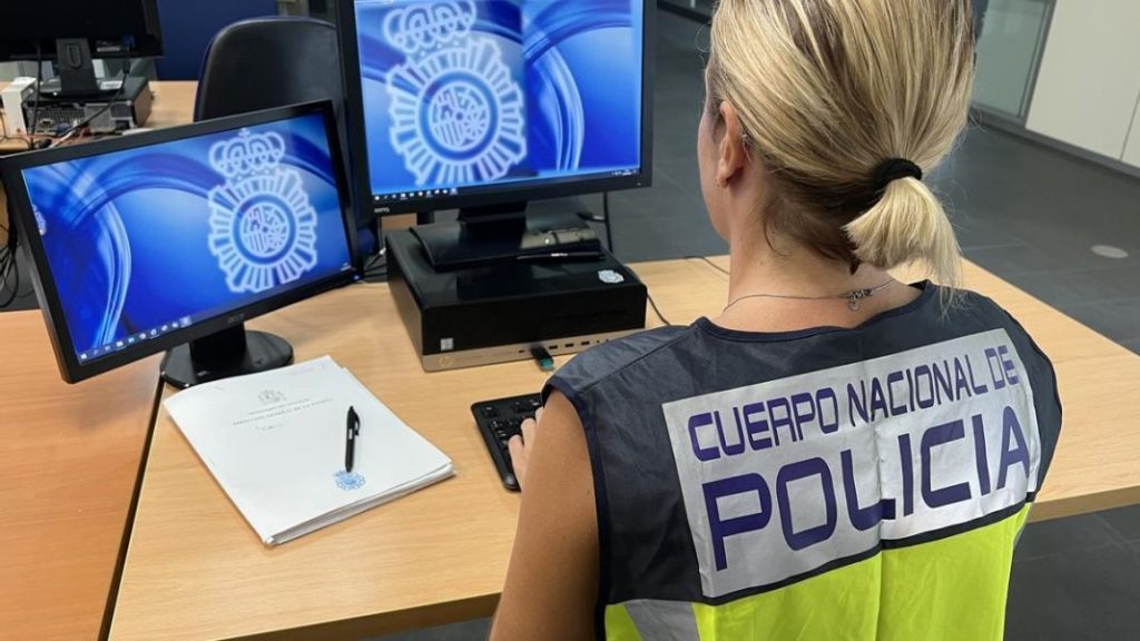 Policía