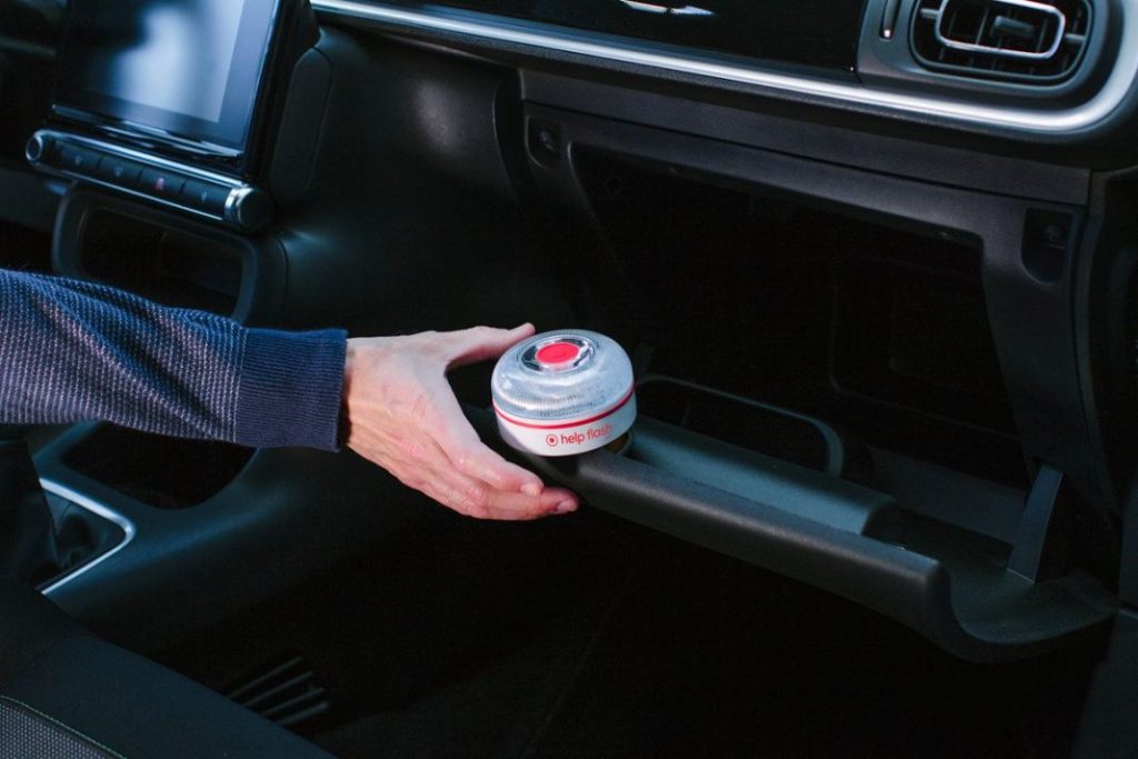 El truco infalible para saber si tu baliza V16 está homologada por la DGT 46 Motor16 homologado