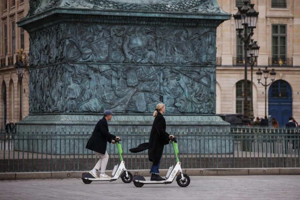 Esta es la gran capital europea que echará a los patinetes eléctricos de sus calles 73 Motor16 patinetes