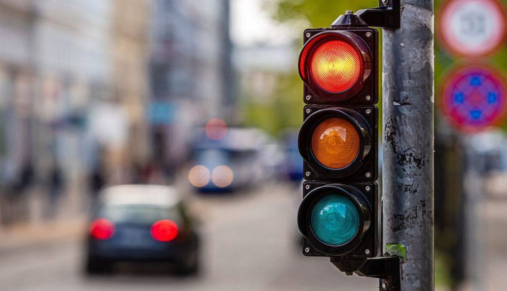 La última ocurrencia de la DGT: llegan los semáforos con cuatro colores 127 Motor16 medioambiente