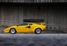 Se fabricaron 9 Lamborghini Countach 5000 QV amarillos. De ahí su precio