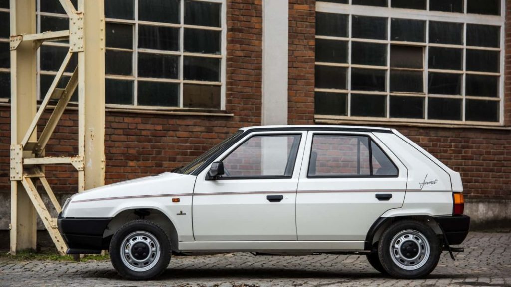 El Skoda Favorit que la marca quisiera tener en su museo 6 Motor16 1993 skoda favorit kilometros 3 Motor16
