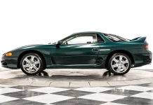 En EE.UU. aún puedes estrenar un Mitsubishi 3000GT VR-4