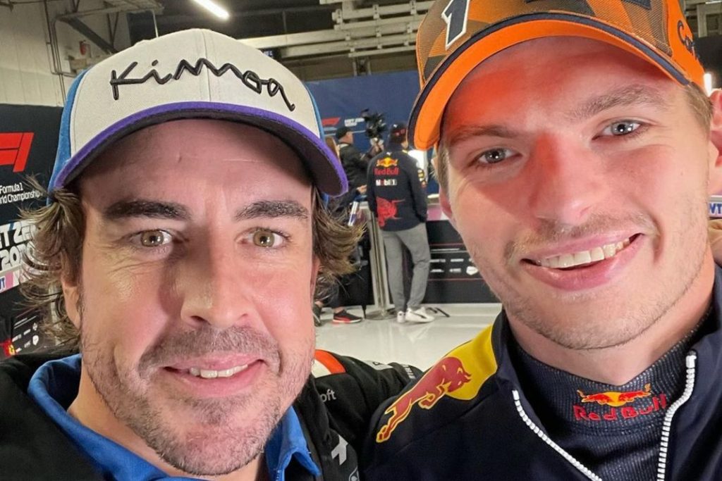 ¿La revancha de 2012? Por qué cabe cualquier escenario con Fernando Alonso en 2023 4 Motor16 2022 max verstappen fernando alonso selfie Motor16