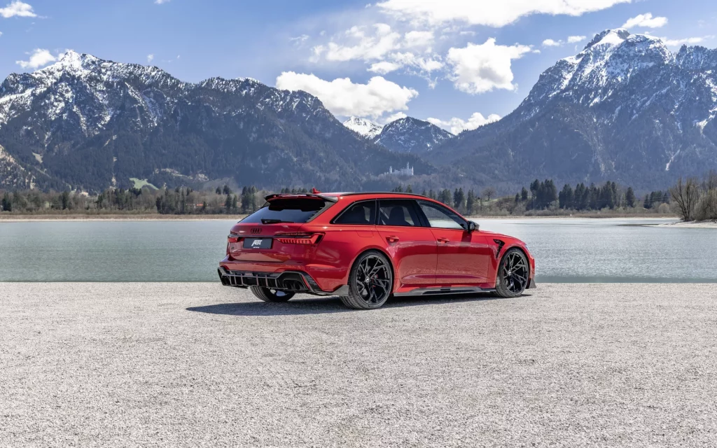 2023 ABT Audi RS6 Avant Legacy Edition. Imagen estática trasera.