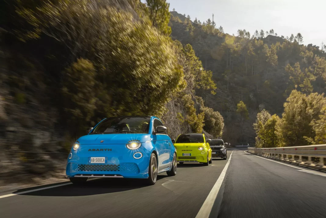 2023 Abarth 500e Turismo. Imagen portada.