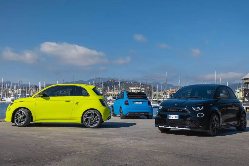 2023 Abarth 500e Turismo. Imagen gama.