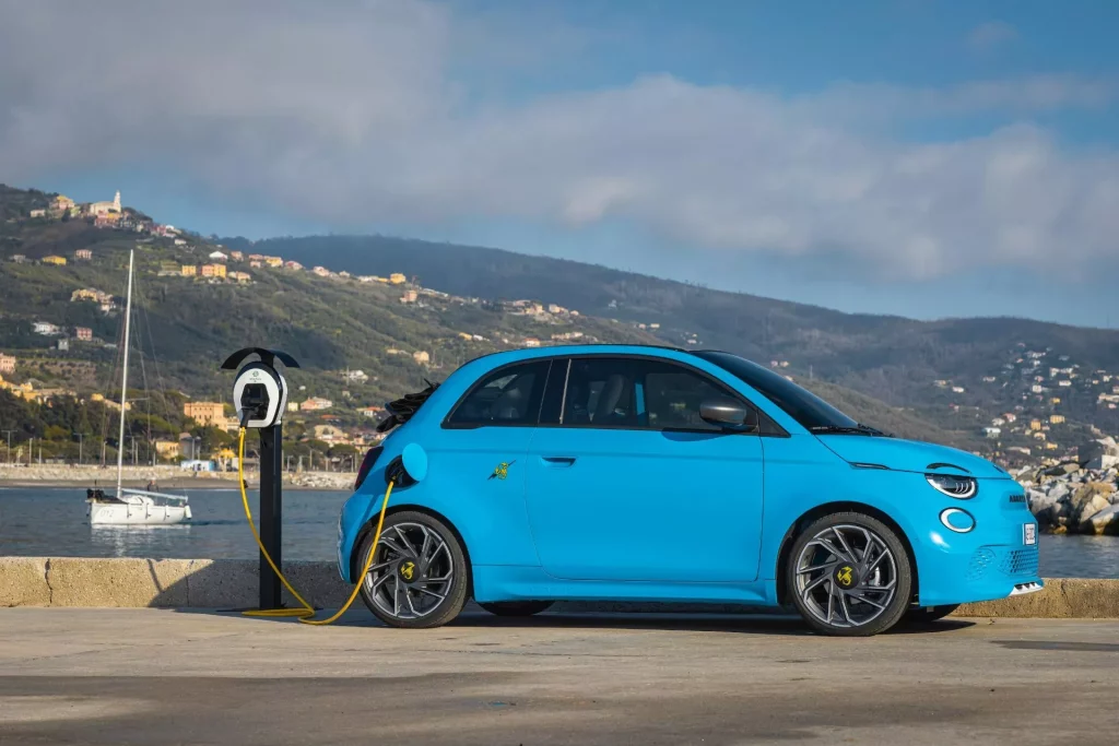 2023 Abarth 500e Turismo 29 Motor16