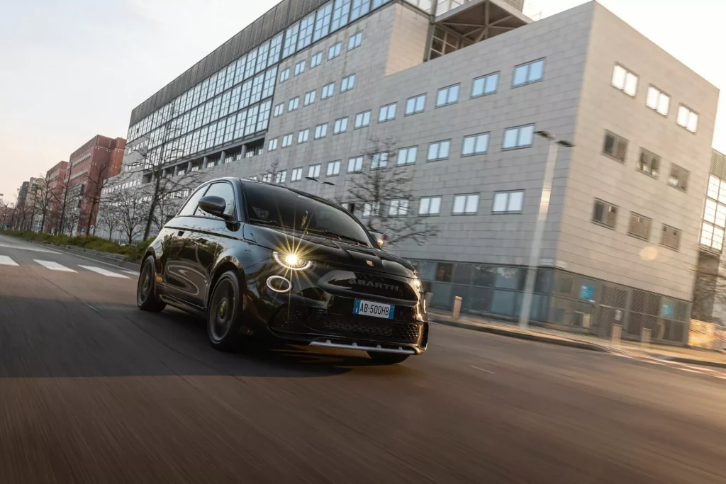 2023 Abarth 500e Turismo 6 Motor16