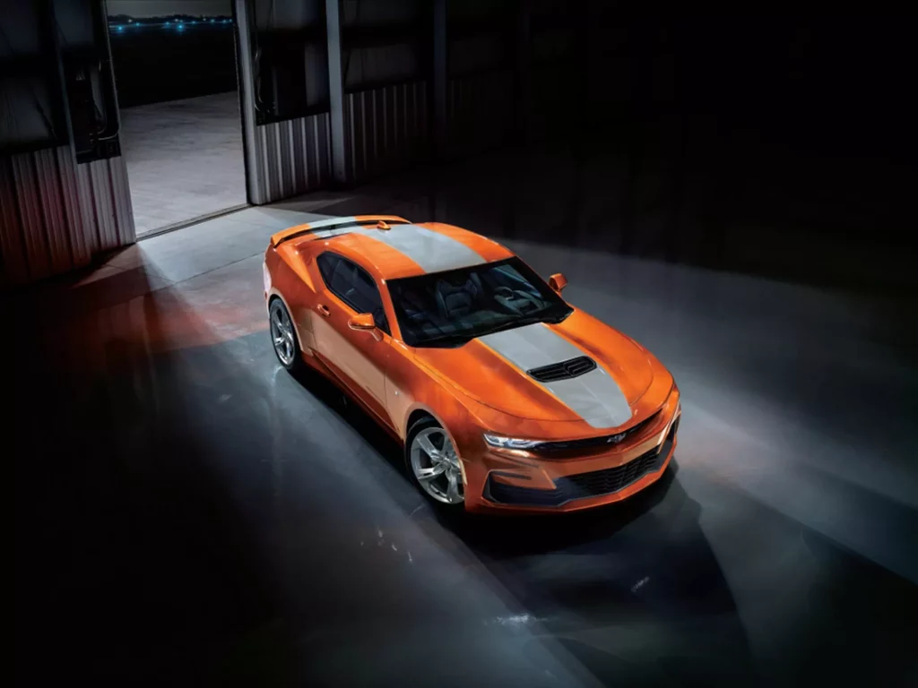 2023 Chevrolet Camaro Vivid Orange Edition. Imagen estática.