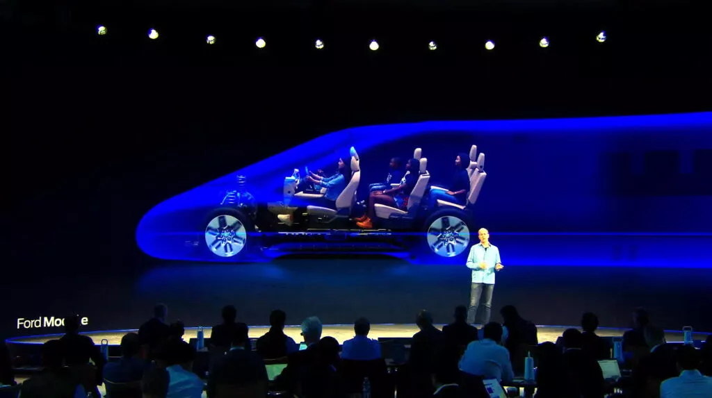 2023 Ford SUV eléctrico 7 plazas. Imagen detalle aerodinámica.