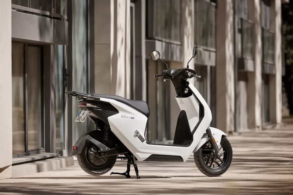 2023 Honda EM1 e scooter 21 Motor16