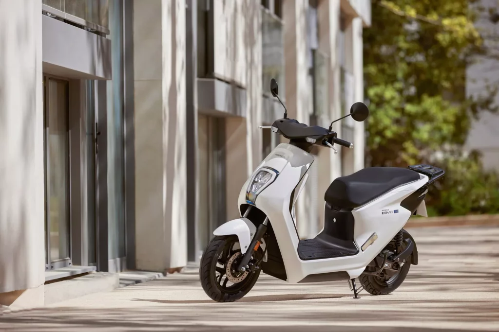 2023 Honda EM1 e scooter 22 Motor16