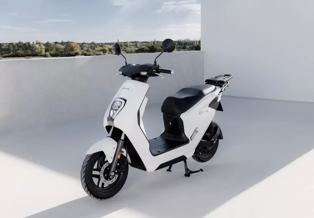 2023 Honda EM1 e scooter 5 Motor16