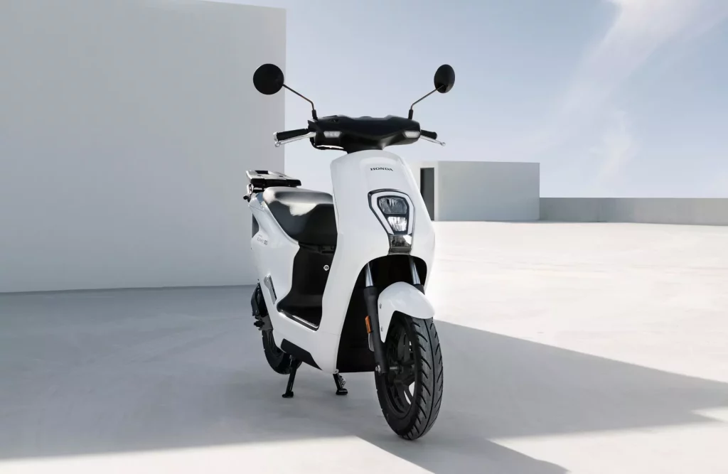 2023 Honda EM1 e scooter 6 Motor16