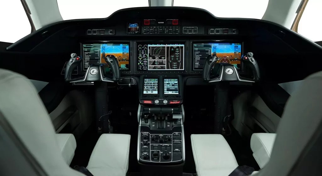 2023 HondaJet Elite II. Imagen cabina.