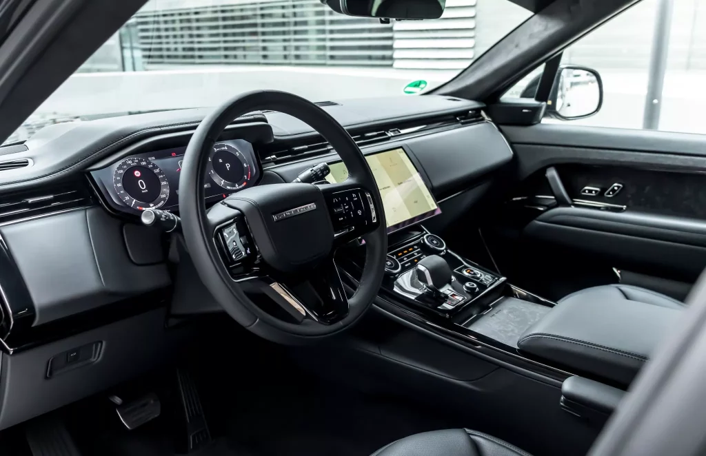 2023 Manhart Range Rover Sport 18 Motor16