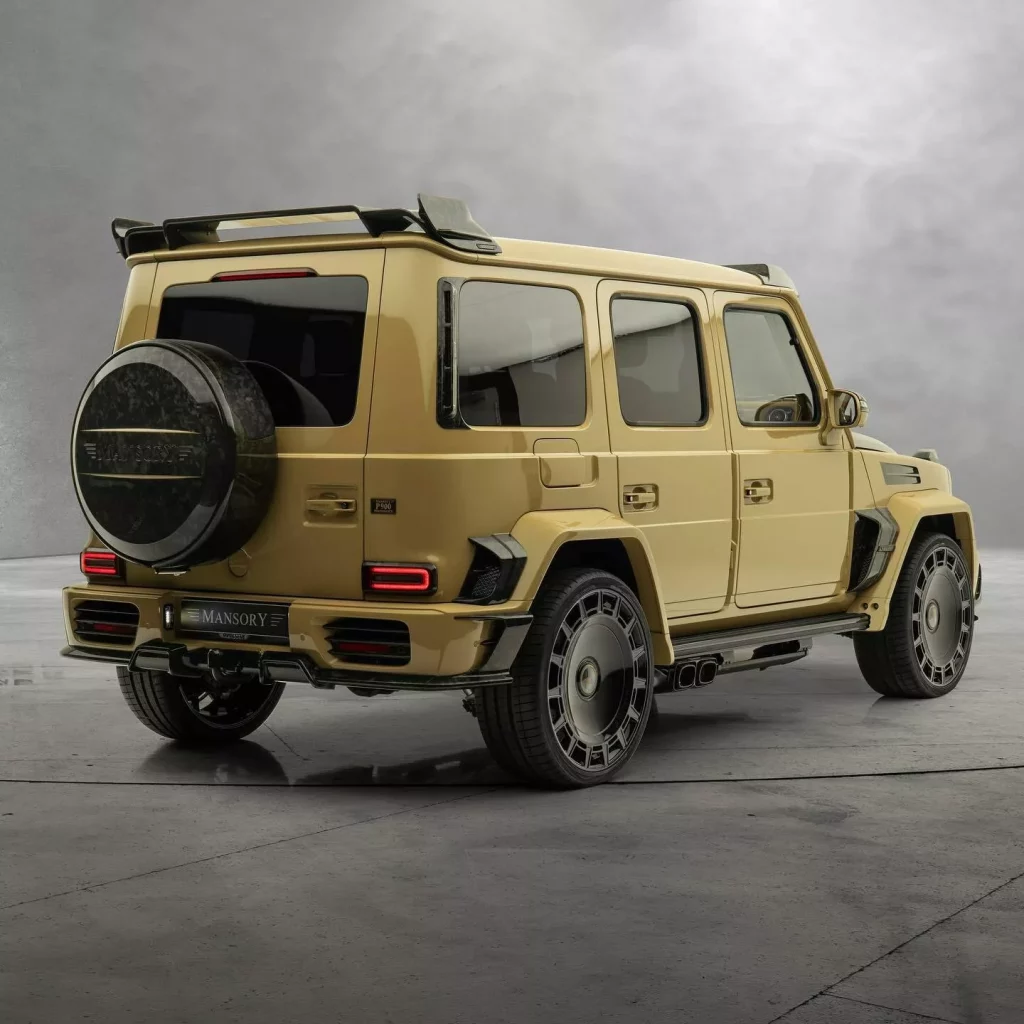 2023 Mansory P900 Mercedes-Benz Clase G. Imagen estudio trasera.