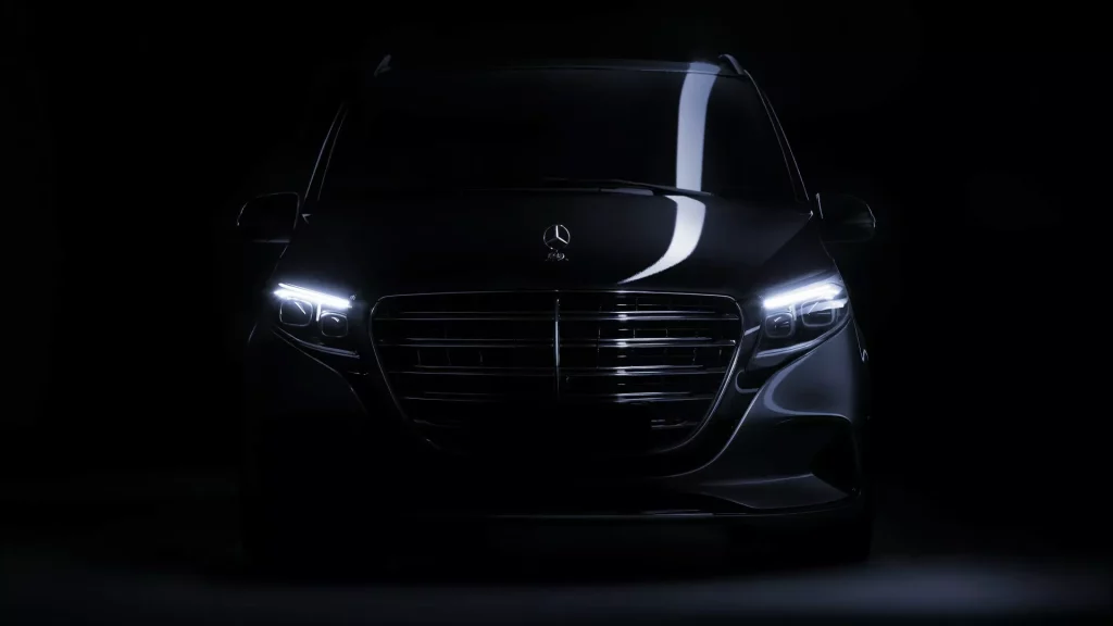 2023 Mercedes-Benz Clase V Teaser. Imagen frontal.