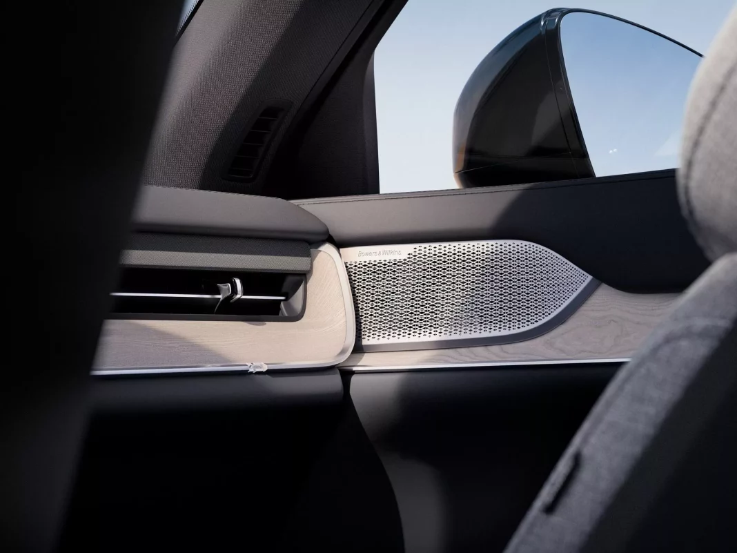 2023 Volvo EX90 Bowers & Wilkins. Imagen portada.