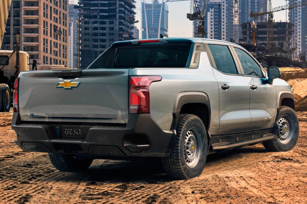 2023 chevrolet silverado ev work truck 4 Motor16