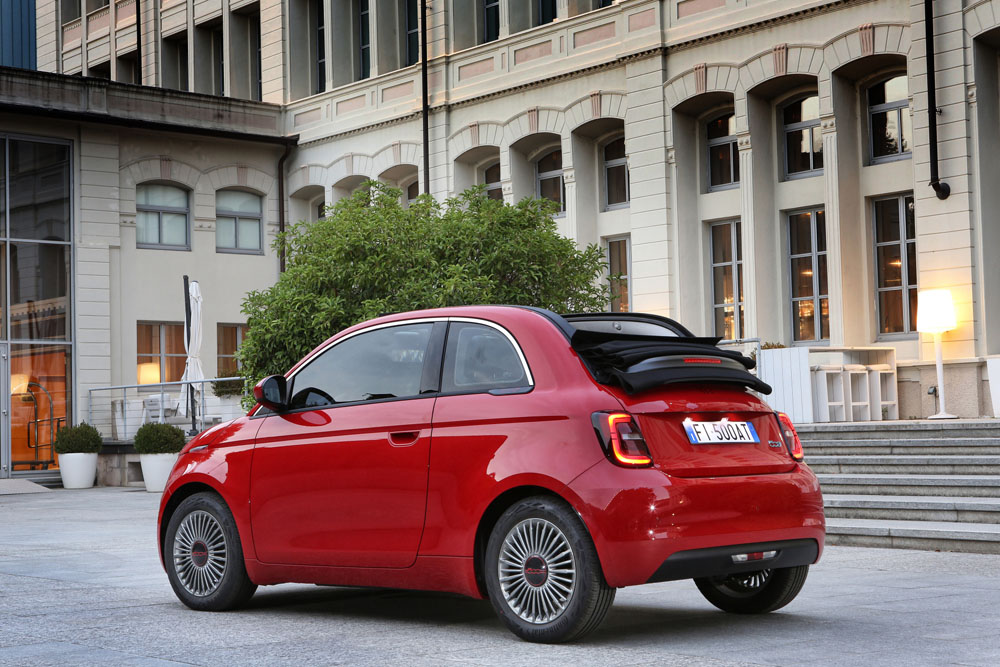 Los residentes de los apartamentos dispondrán de una flota de Fiat 500e.