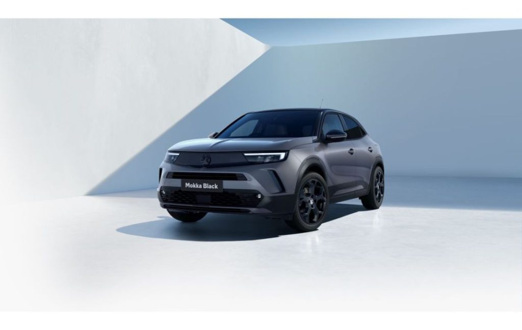 Opel Mokka Hybrid: La lógica se impone con su etiqueta ECO 2 Motor16 2024 Opel Mokka Hybrid. Imagen estudio.