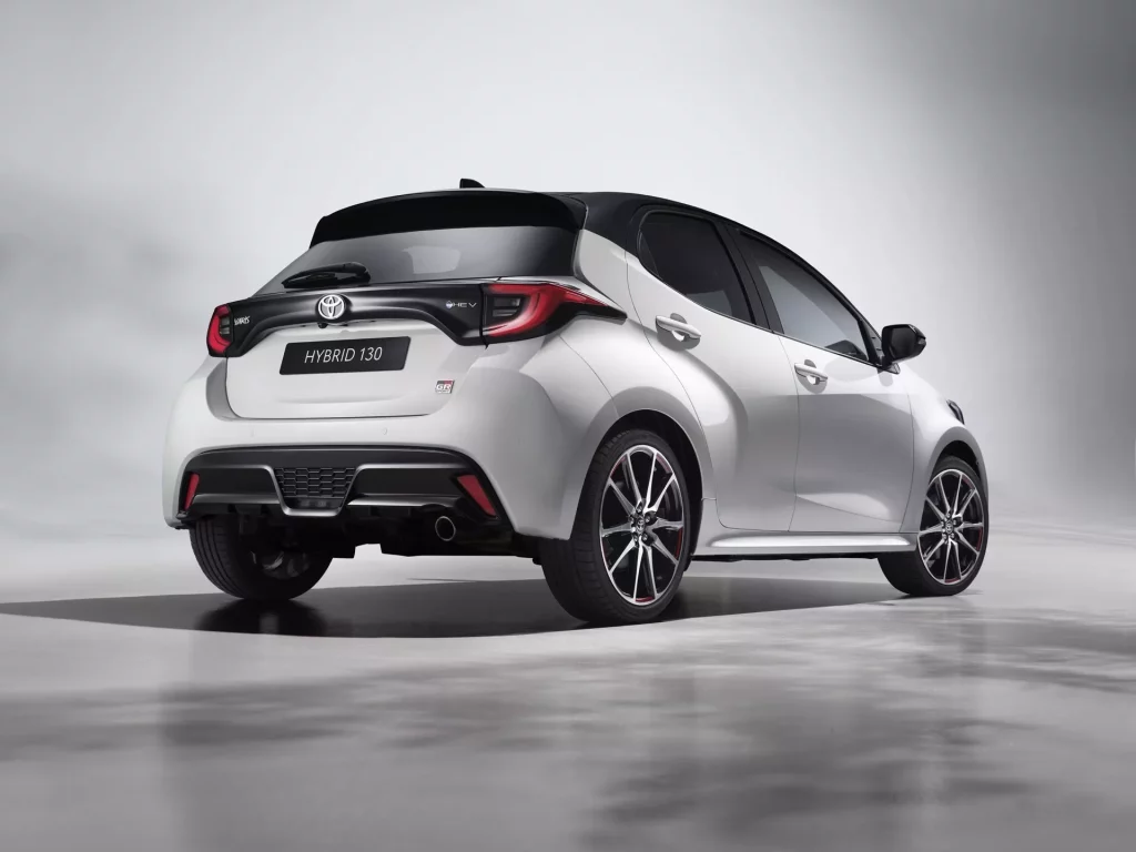 2023 toyota yaris 1 Motor16