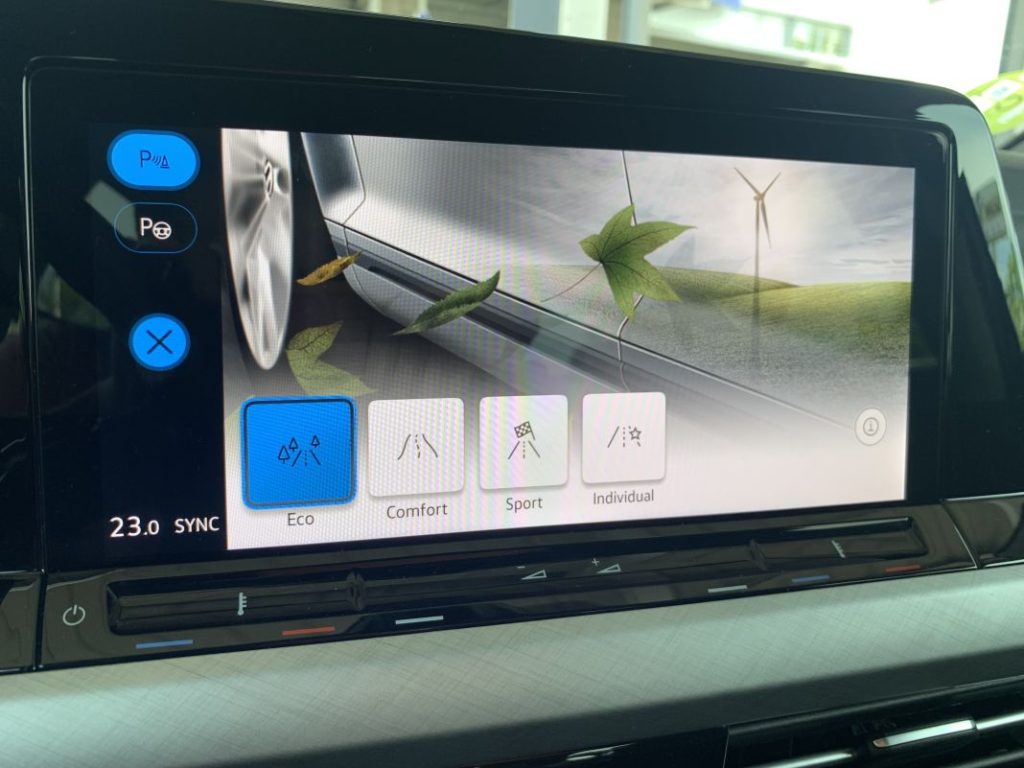 2023 volkswagen golf tdi 115 life 17 Motor16