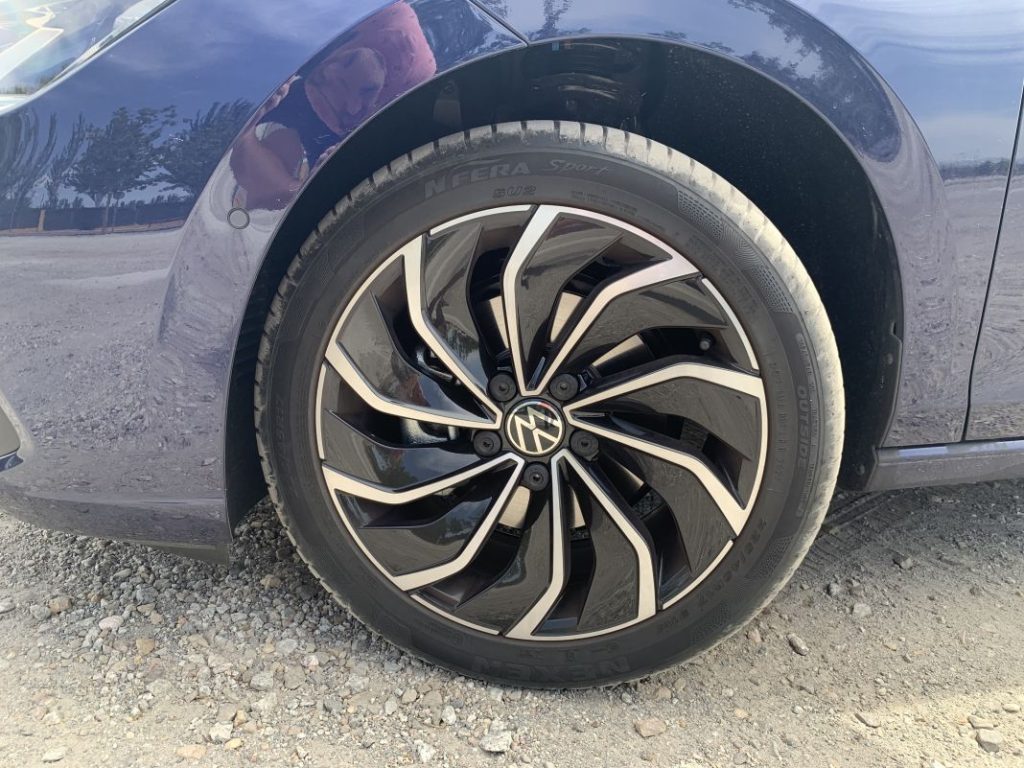 2023 volkswagen golf tdi 115 life 3 Motor16