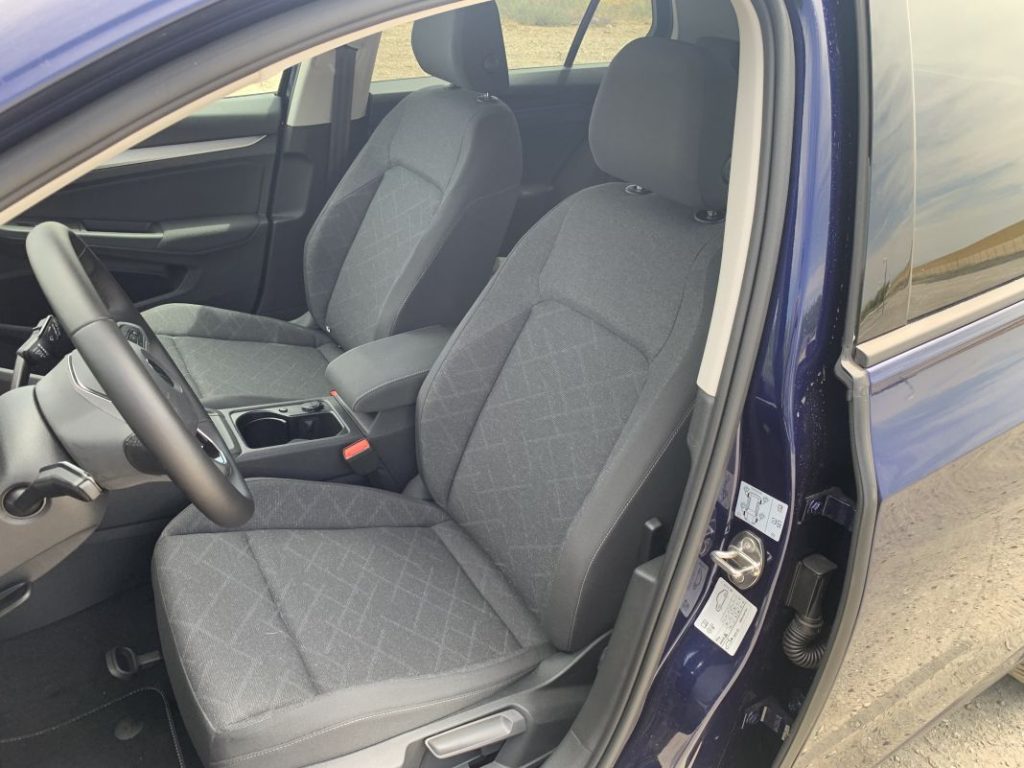 2023 volkswagen golf tdi 115 life 5 Motor16