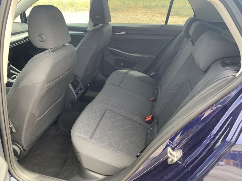 2023 volkswagen golf tdi 115 life 6 Motor16