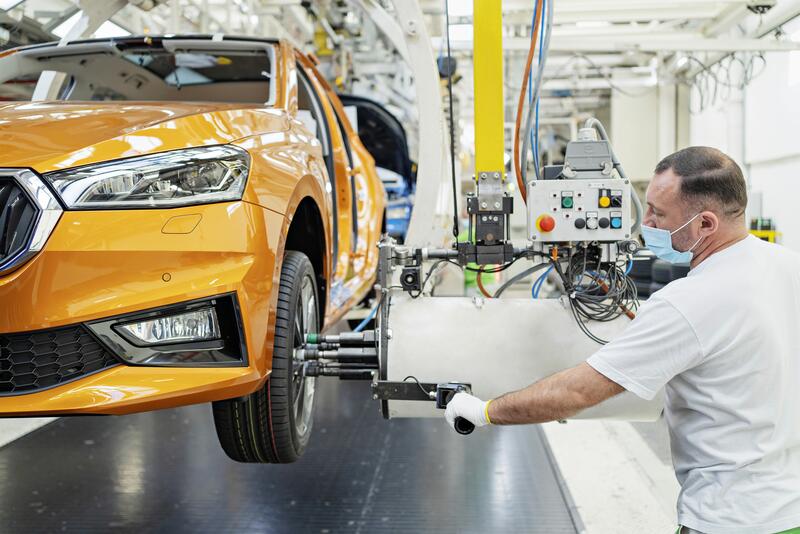 Los fabricantes de coches piden una estrategia industrial que haga de Europa "un rival para los dragones chinos" 2 Motor16 20230524103832 Motor16