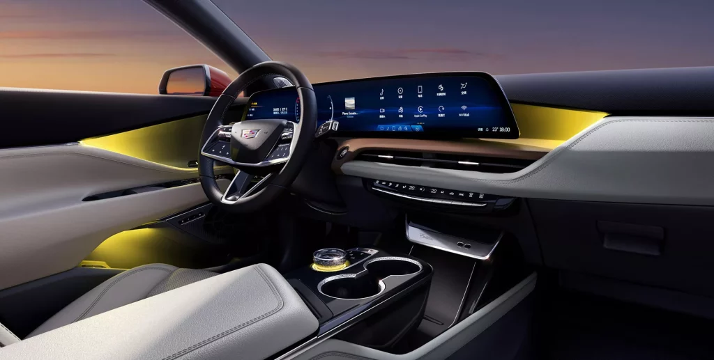 2023 Cadillac GT4. Imagen salpicadero.