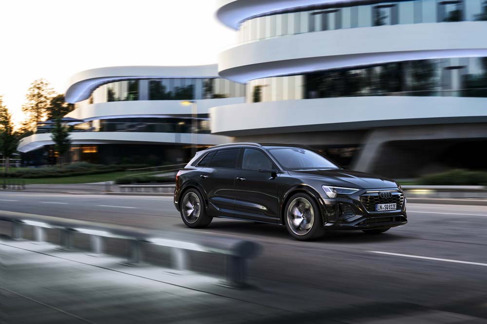 Audi SQ8 e-tron. Ya puedes comprar este SUV de alto rendimiento 9 Motor16 Audi SQ8 e tron 8 Motor16