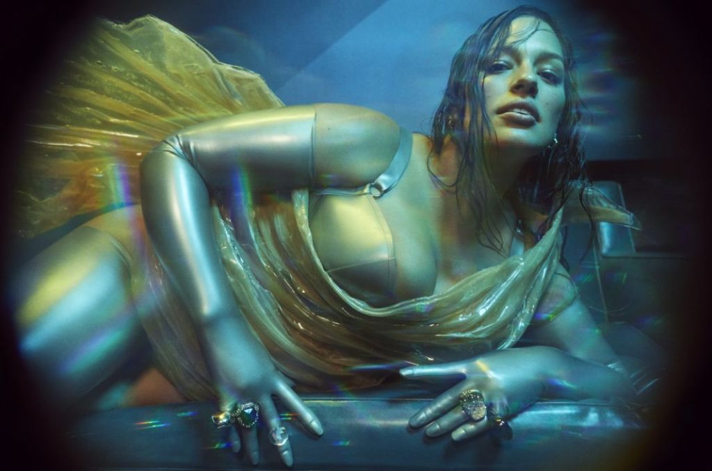 Calendario Pirelli: ya se pueden ver las mejores fotos en España 29 Motor16 Calendario Pirelli 2022 Emma Summerton 06 177 04 Motor16