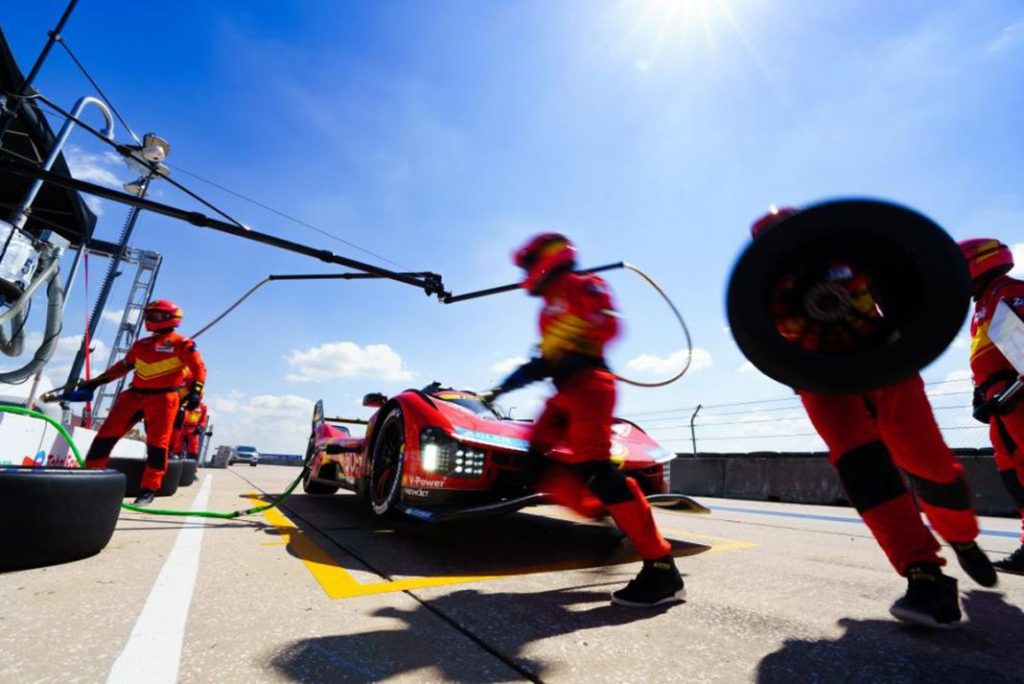 La crónica de unos accidentes anunciados: cómo destrozar coches de millones de euros ¿también en la Fórmula 1? 5 Motor16 FERRARI SEBRING 2 Motor16