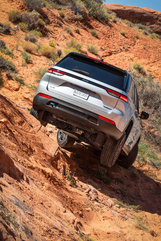 Conducimos el Jeep Grand Cherokee: Robusto y refinado hasta el infinito 21 Motor16 JEEP GRAND CHEROKEE 20 Motor16