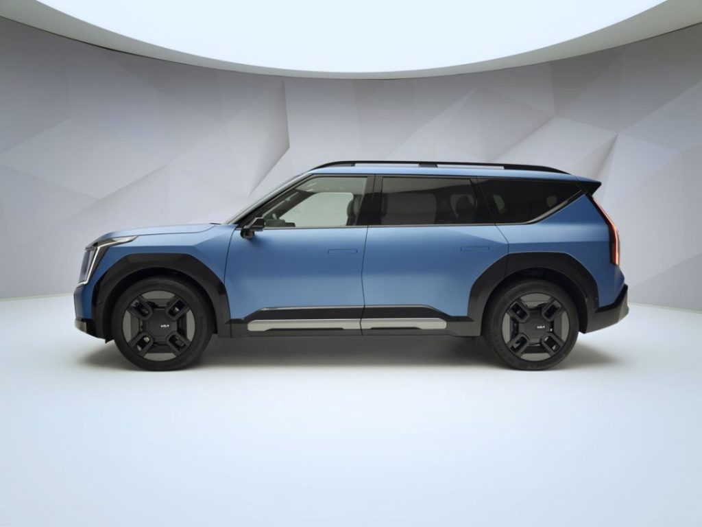 KIA EV9 GTLine Static Studio hires 03 Motor16