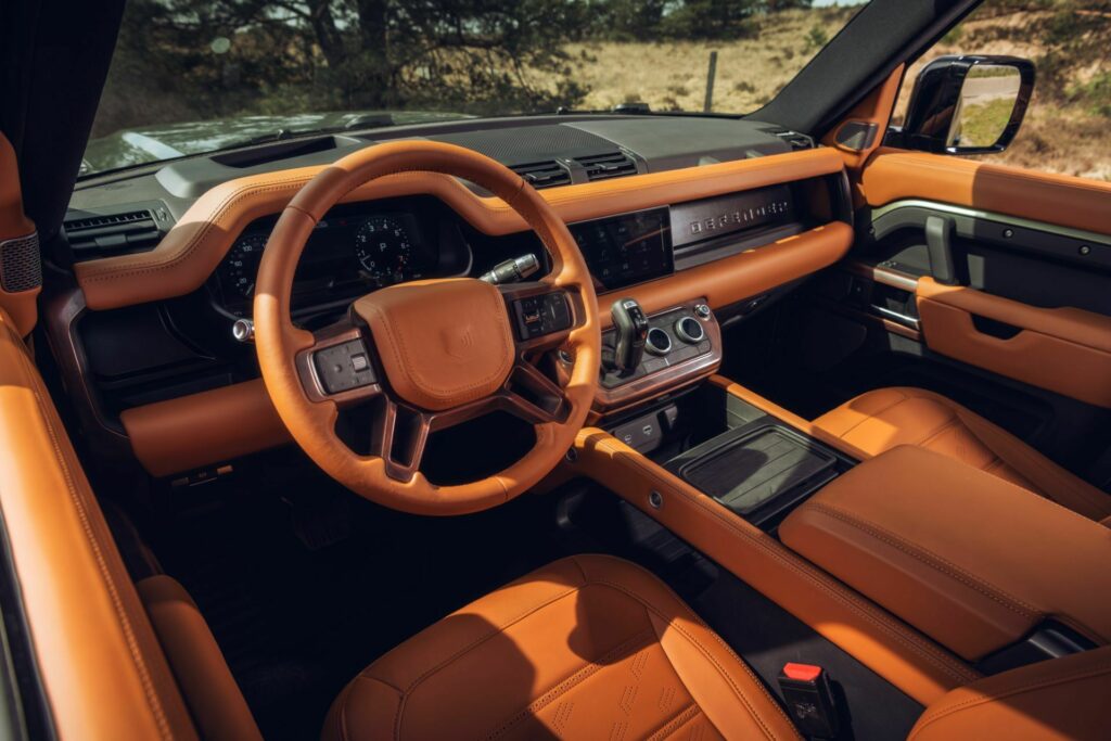 Land Rover Defender 90 Convertible 2024 Heritage Customs 11 Motor16