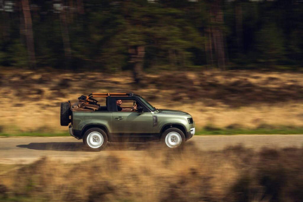 Land Rover Defender 90 Convertible 2024 Heritage Customs 22 Motor16
