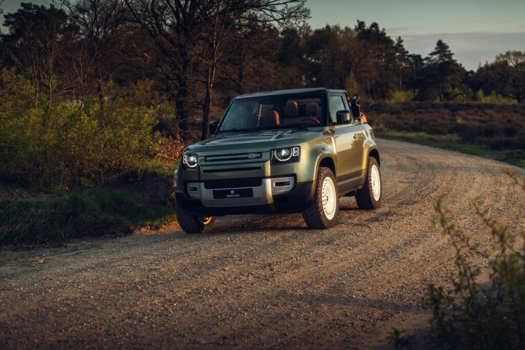 Land Rover Defender 90 Convertible 2024 Heritage Customs 31 Motor16