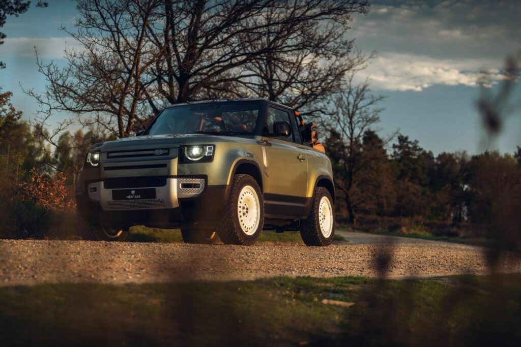 Land Rover Defender 90 Convertible 2024 Heritage Customs 32 Motor16