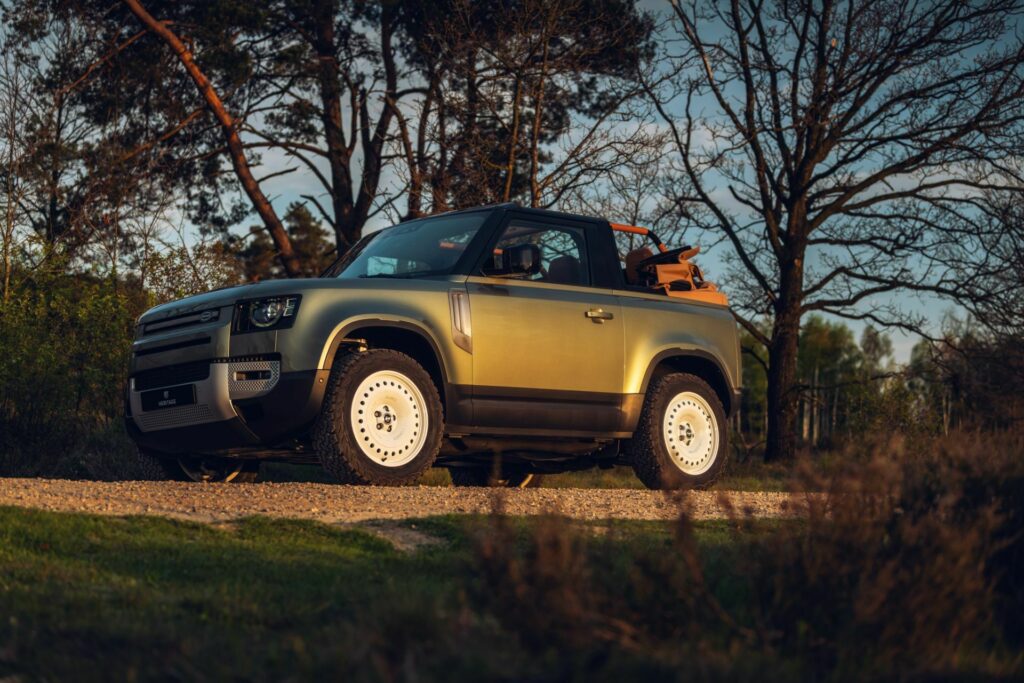 Land Rover Defender 90 Convertible 2024 Heritage Customs 33 Motor16