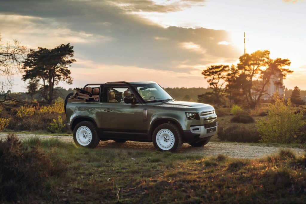 Land Rover Defender 90 Convertible 2024 Heritage Customs 38 Motor16