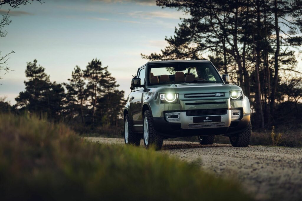 Land Rover Defender 90 Convertible 2024 Heritage Customs 39 Motor16