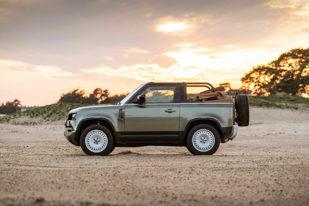 Land Rover Defender 90 Convertible 2024 Heritage Customs 49 Motor16