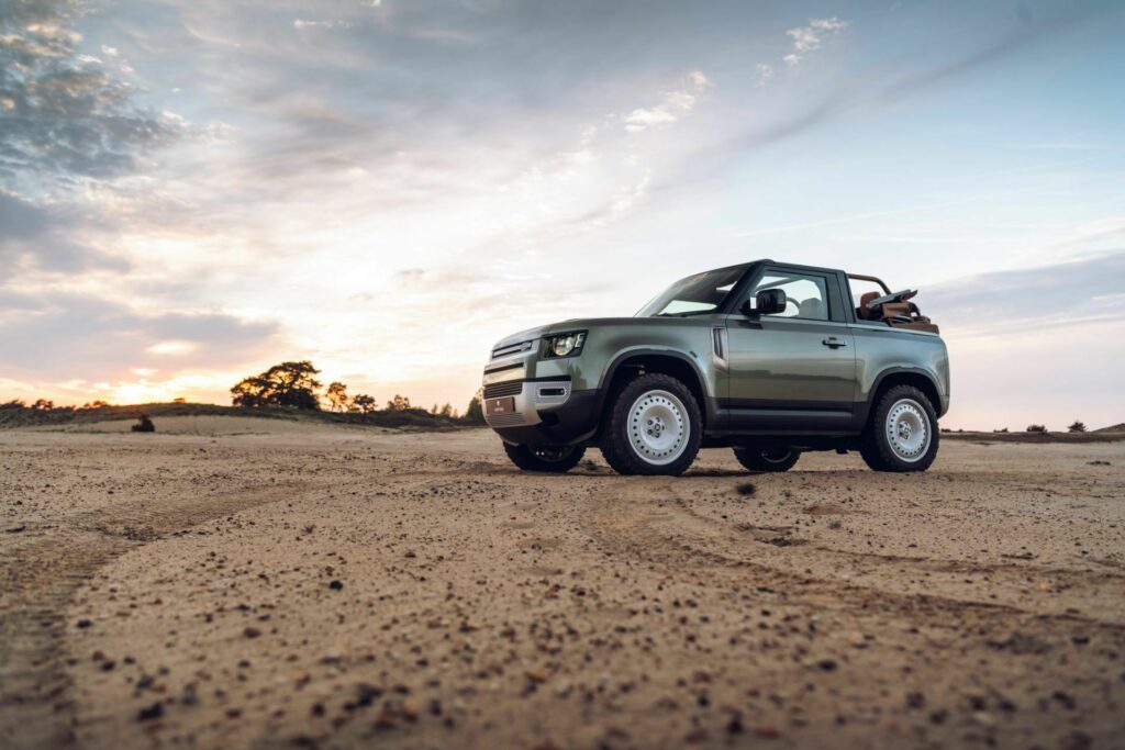 Land Rover Defender 90 Convertible 2024 Heritage Customs 51 Motor16