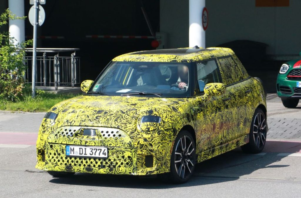 Todo listo para el Mini Cooper 5 puertas 16 Motor16 MINI Cooper 5 door 15 Motor16