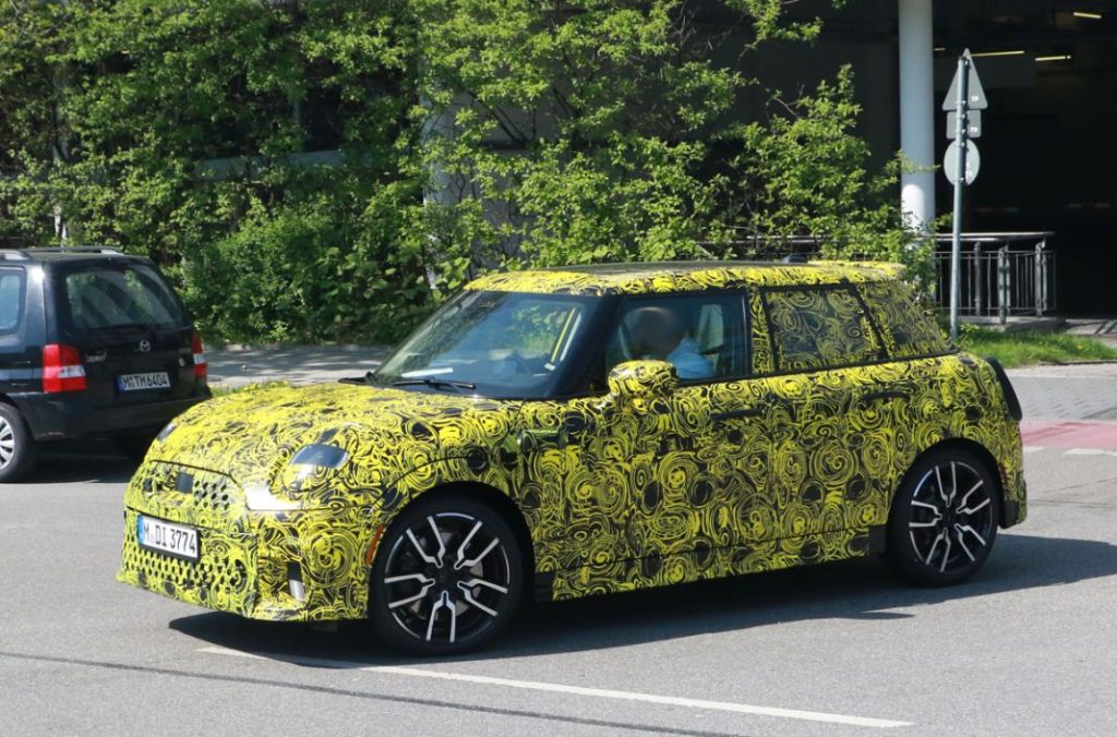 Todo listo para el Mini Cooper 5 puertas 17 Motor16 MINI Cooper 5 door 16 Motor16